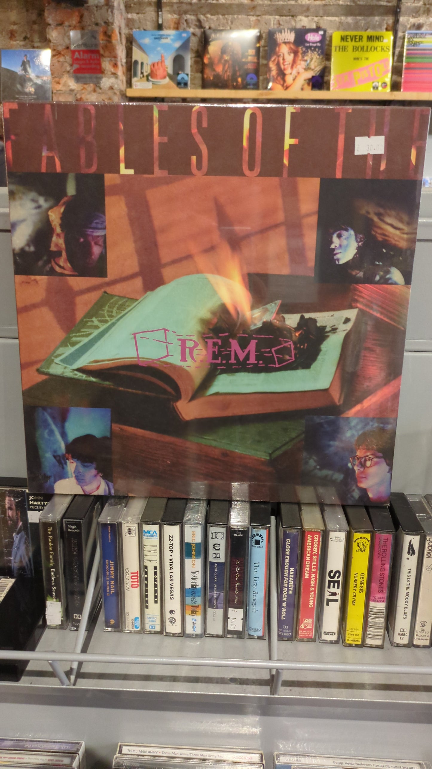 REM - Reconstruction of the Fables