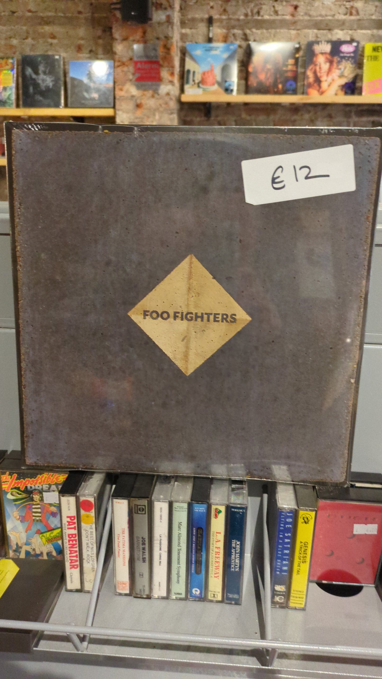 Foo Fighters - Concrete and Gold