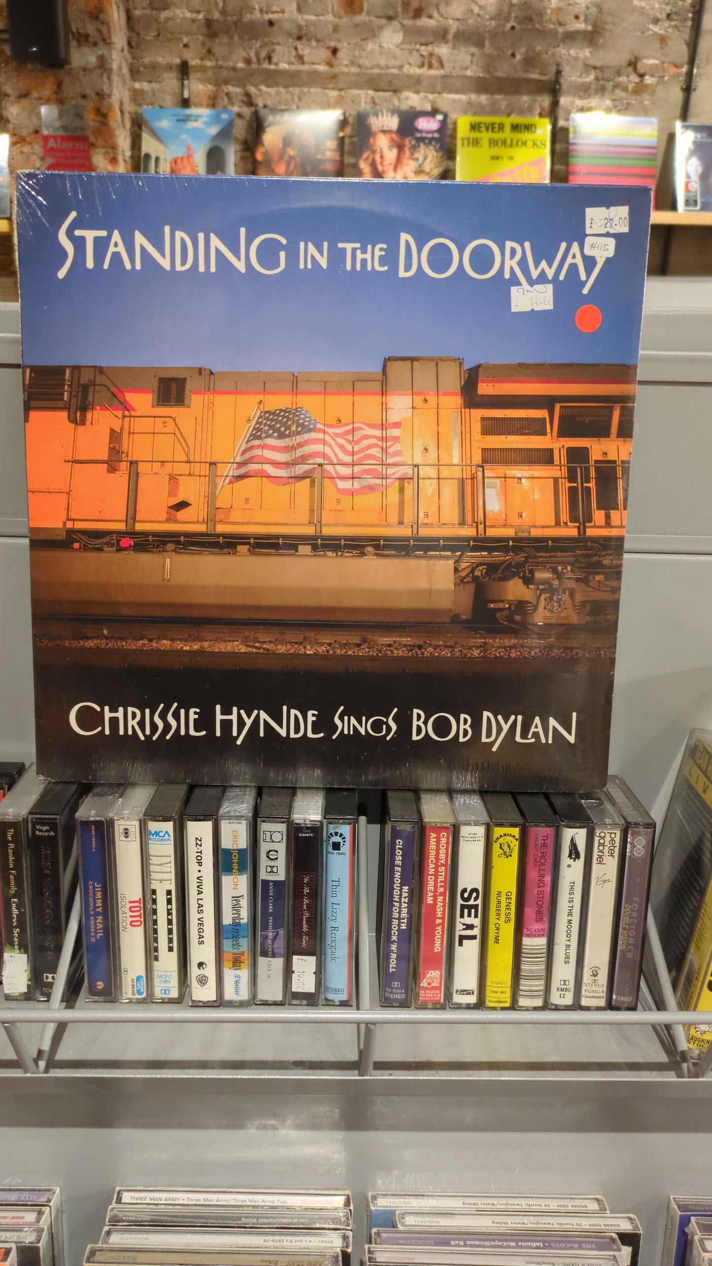 Chrissie Hyde - Standing In The Doorway